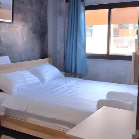Captain Joe Cafe & Hostel Hua Hin Exterior photo