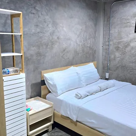 Captain Joe Cafe & Hostel Hua Hin Exterior photo