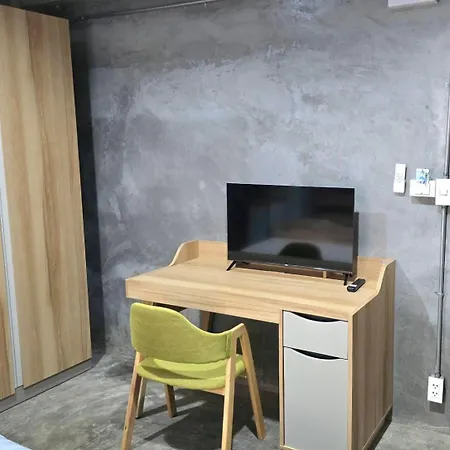 Captain Joe Cafe & Hostel Hua Hin Exterior photo