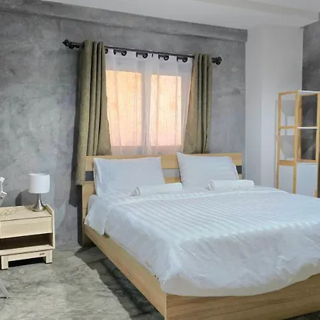 Captain Joe Cafe & Hostel Hua Hin Exterior photo