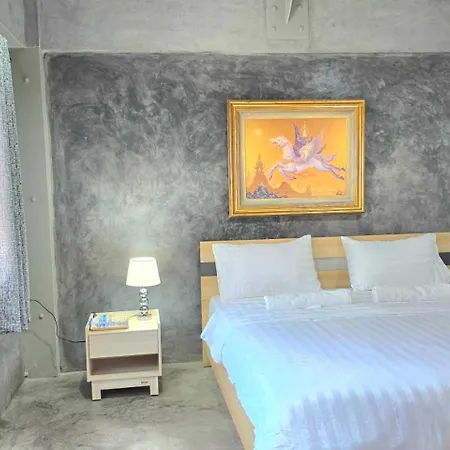 Captain Joe Cafe & Hostel Hua Hin Exterior photo
